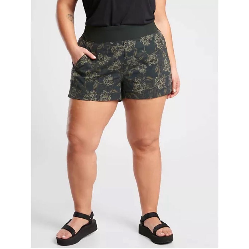 Athleta Trekkie North Printed Short in Terra Firma Olive